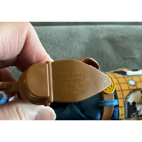 Disney Pixar Toy Story Woody Action Figure Doll Pull String 2021 Mattel Works - Picture 7 of 7